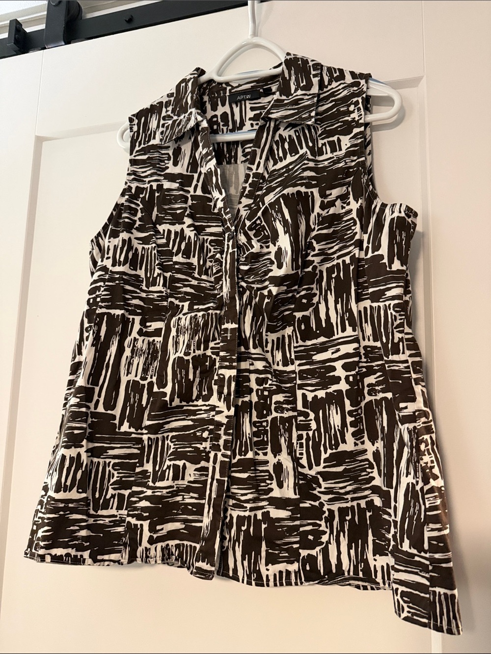 Apt. 9 Brown and White Sleeveless Button-Front Camisole